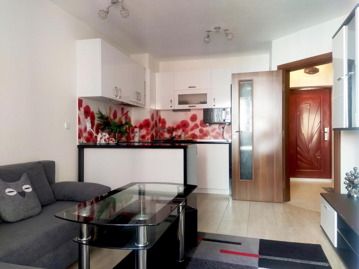 Modern Apartment In Бургас Экстерьер фото