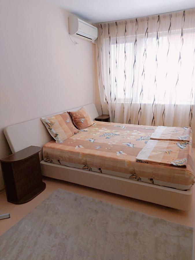 Modern Apartment In Бургас Экстерьер фото
